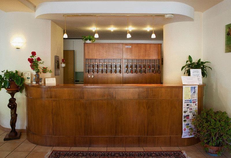 Hotel Gambrinus アッバディーア・サン・サルヴァトーレ エクステリア 写真